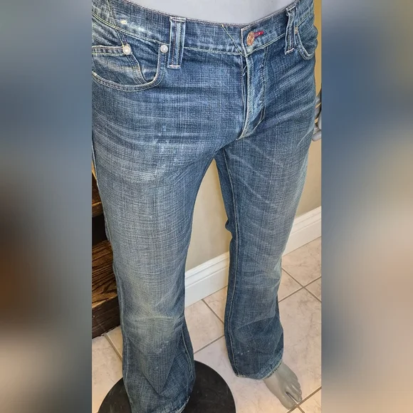 Rock & Republic Faded Blue Denim Jeans - Picture 10 of 15